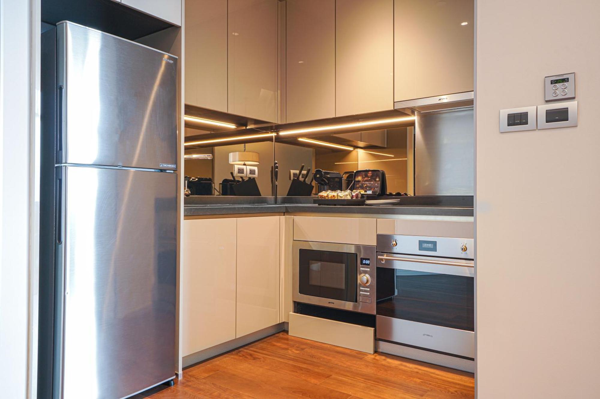 Chatrium Grand 방콕 외부 사진 A modern kitchen